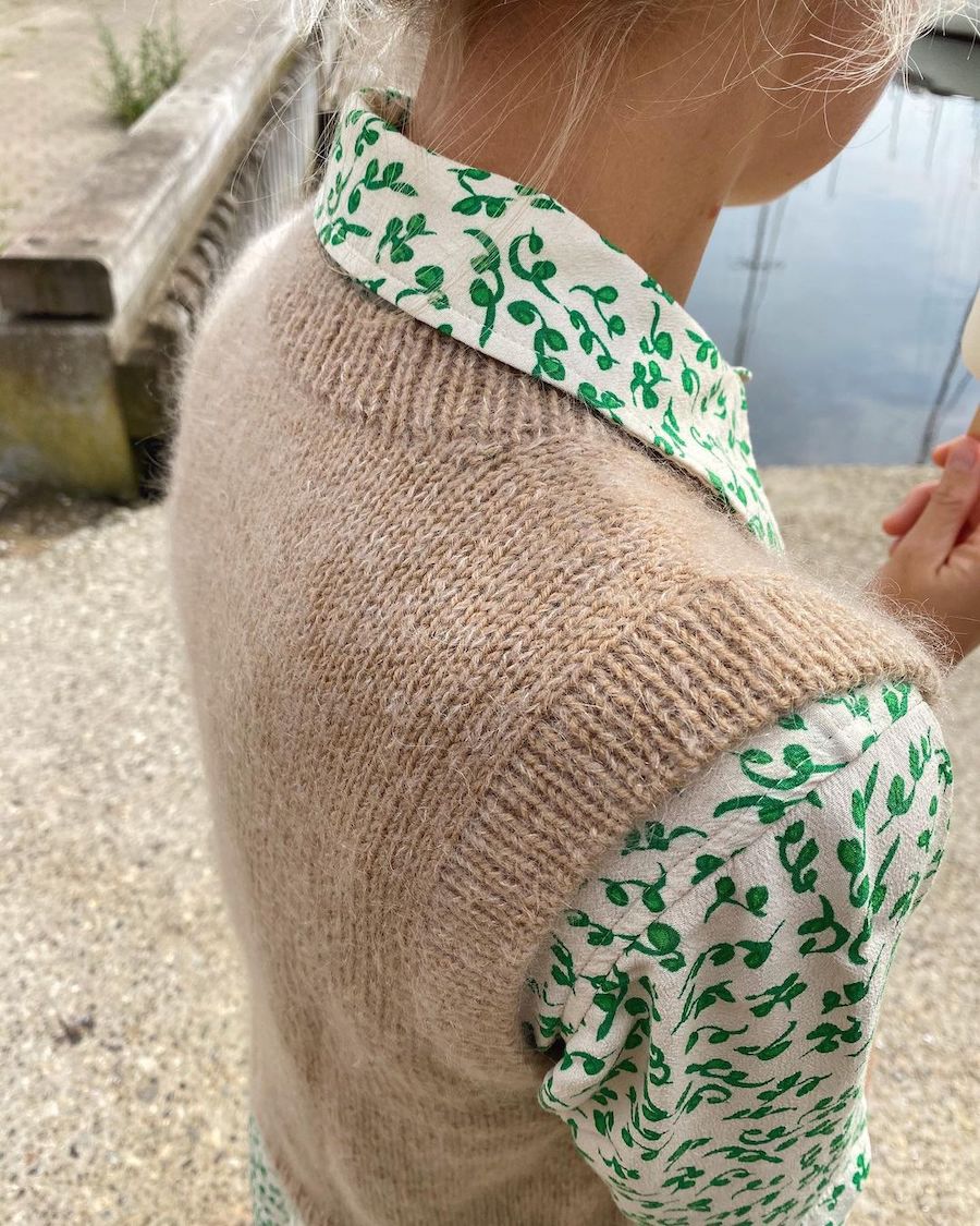 PetiteKnit - Stockholm V-neck