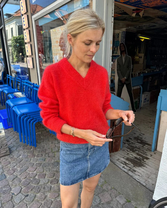 PetiteKnit - Stockholm Sweater V-Neck