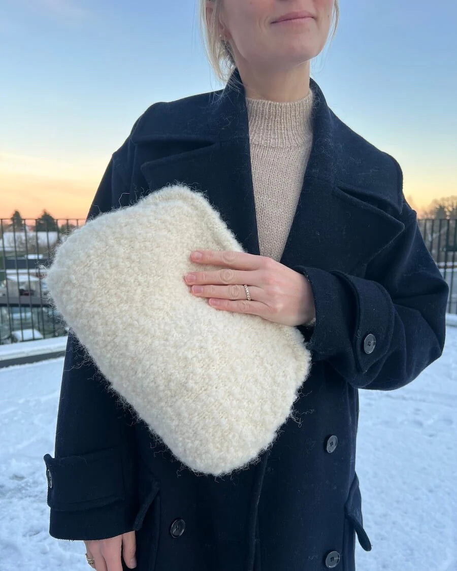 PetiteKnit - Teddy Clutch